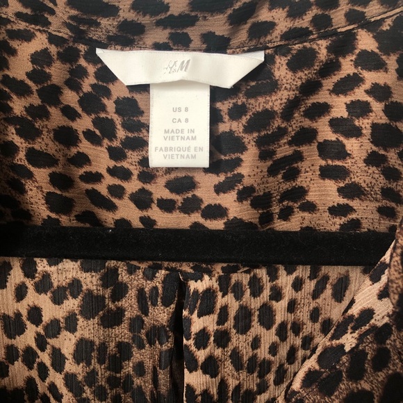 Leopard print oversized button down shirt - Picture 3 of 4